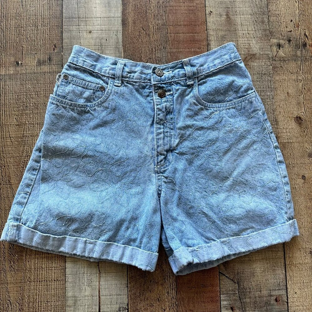 Vintage Arizona Jean Co. Embroidered High-Waisted Light Blue Denim Shorts Size 9